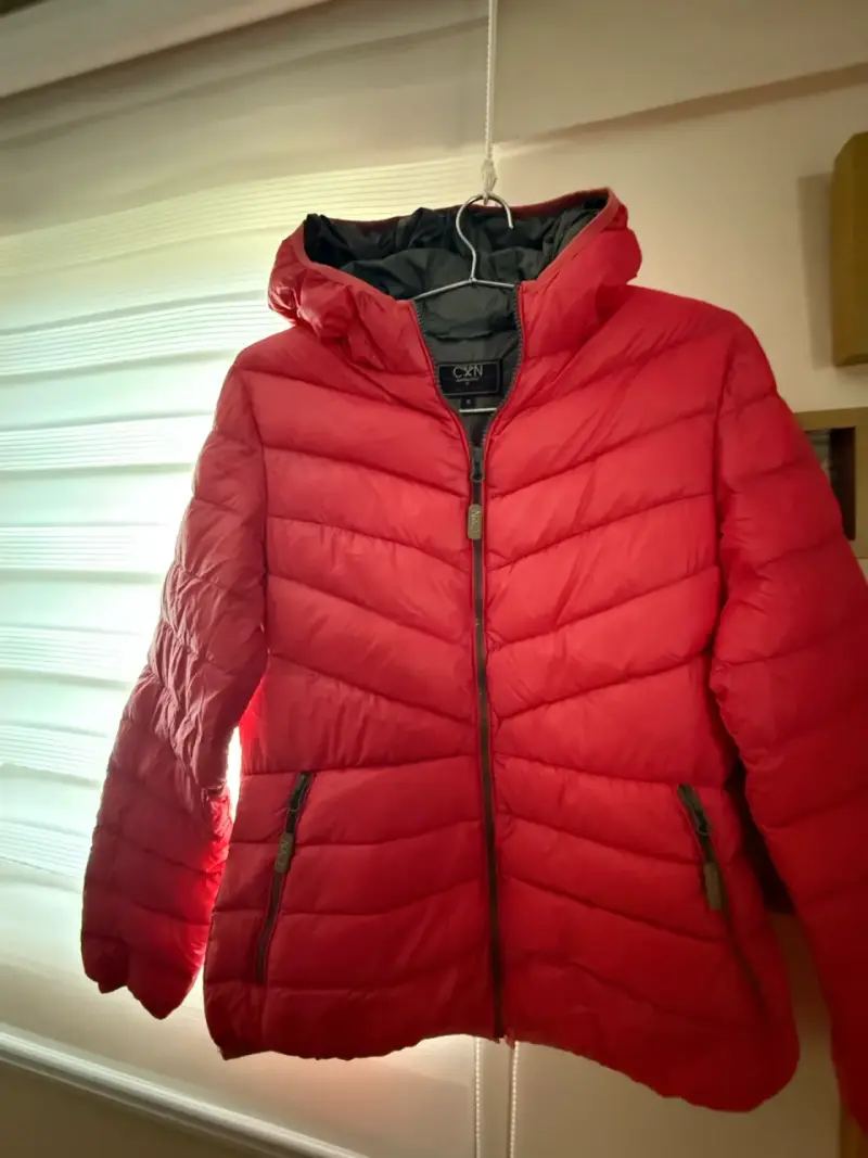 Chaqueta acolchada fucsia. - 1