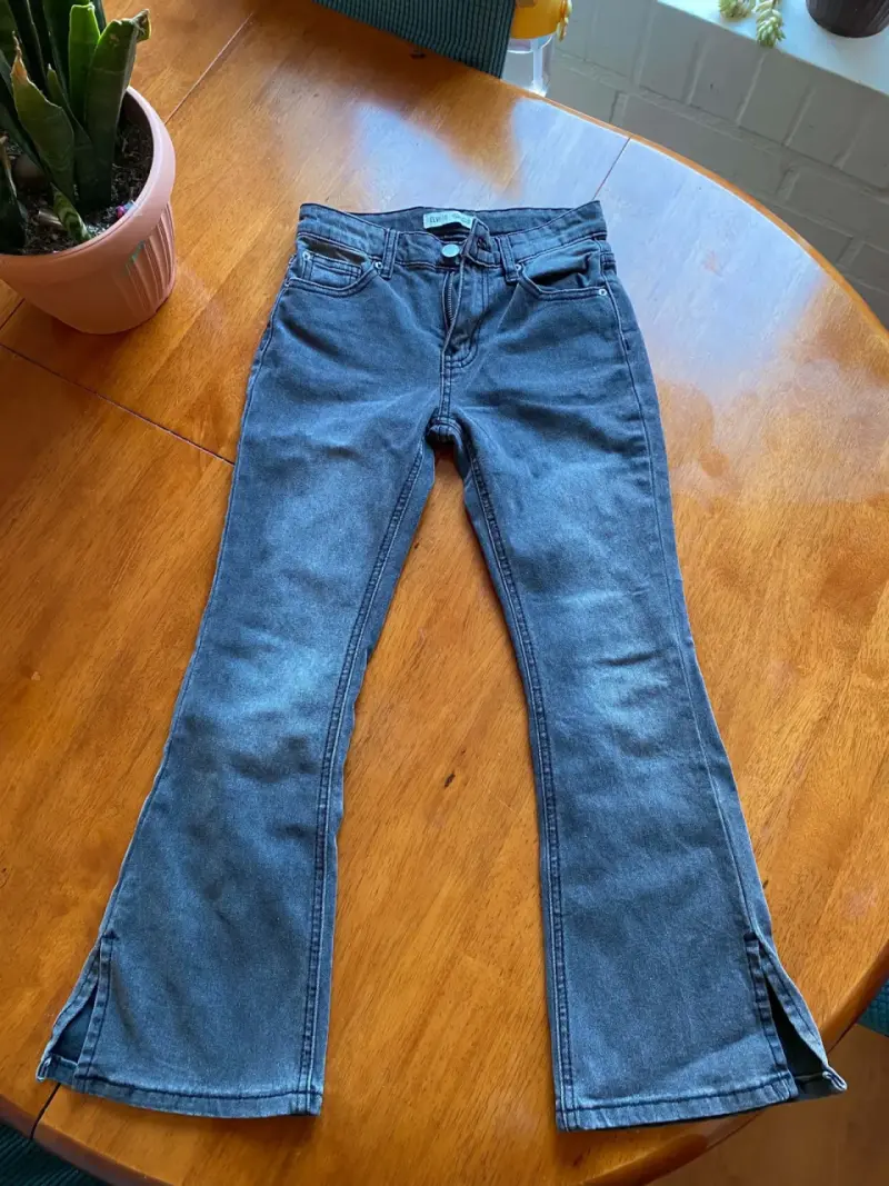 Jeans acampanados negro talla