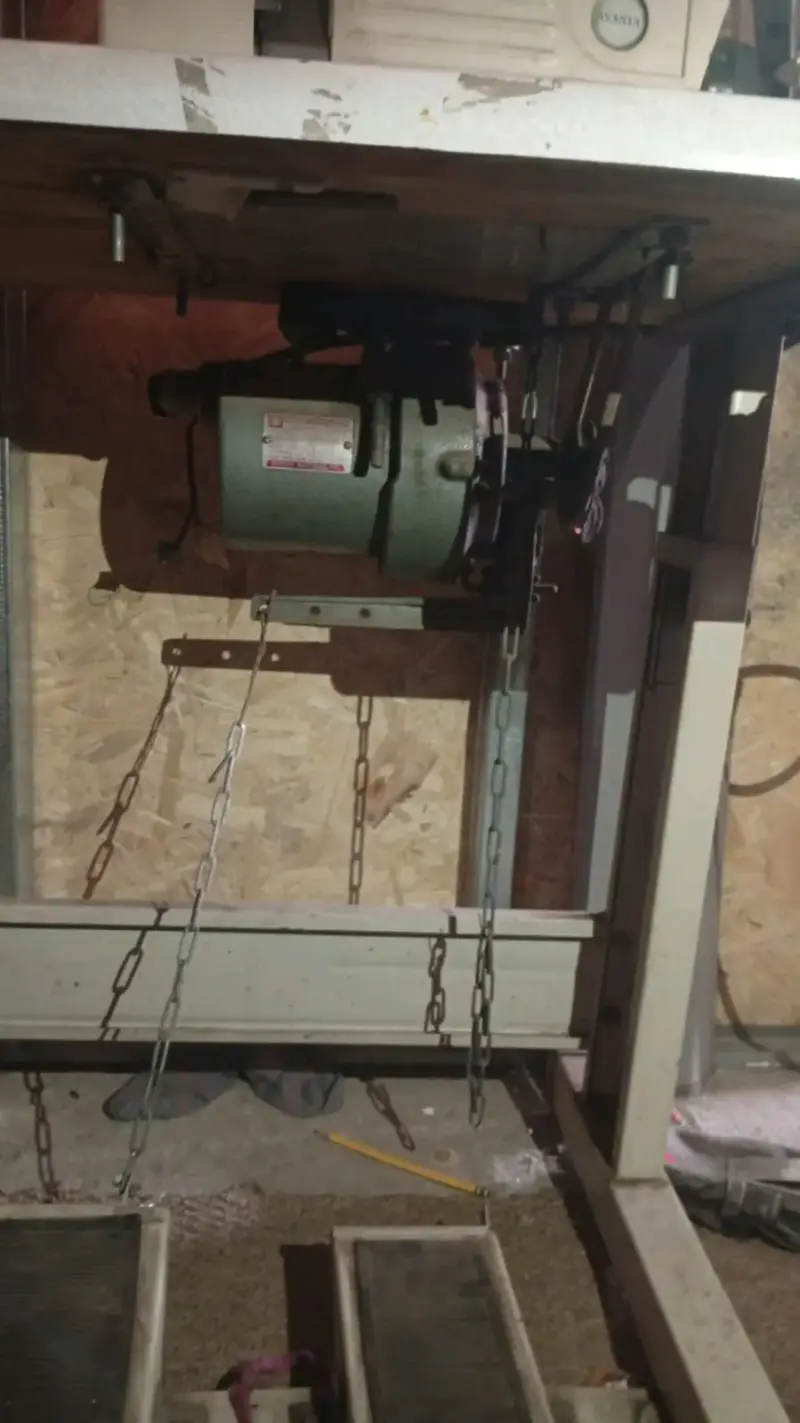 Máquina overlock industrial usada - 2