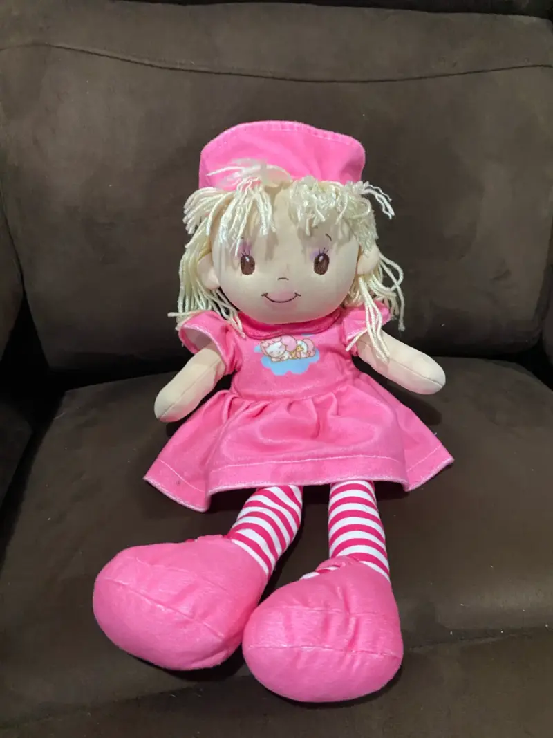 Muñeca de trapo rosada