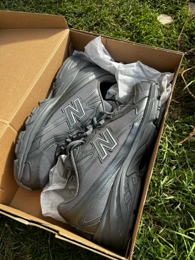 New Balance 740 - 1