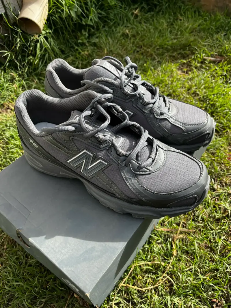New Balance 740 - 4