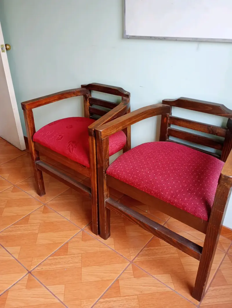 Par de sillas de madera - 1