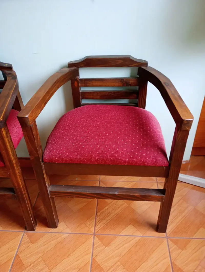 Par de sillas de madera - 2
