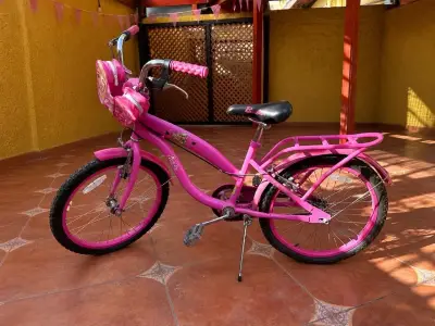 Bicicleta infantil rosa Barbie - miniatura 1