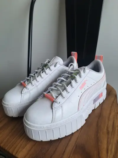 Zapatillas blancas Puma de plataforma - miniatura 1
