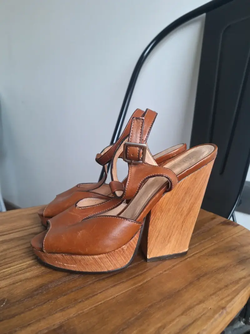 Sandalias de tacón madera marrón Pollini - 2