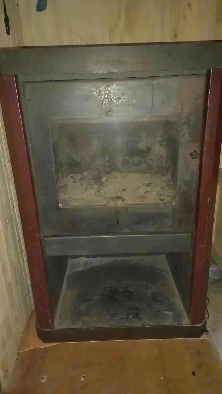 Estufa a leña marca Amesti - 1