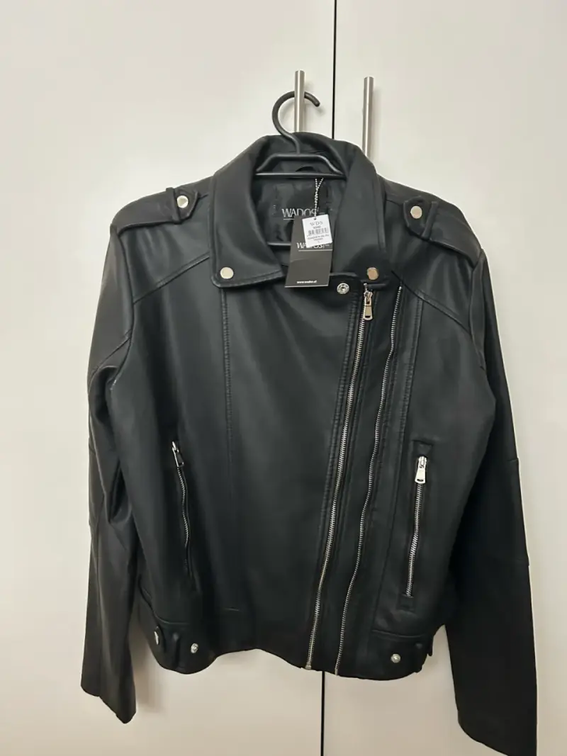 Chaqueta negra tipo biker nueva - 1