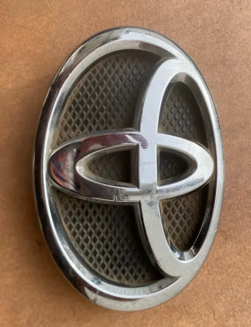 Emblema de auto metálico original Toyota - 1