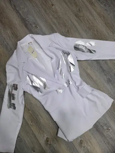 Blazer blanco con detalles plateados - miniatura 2