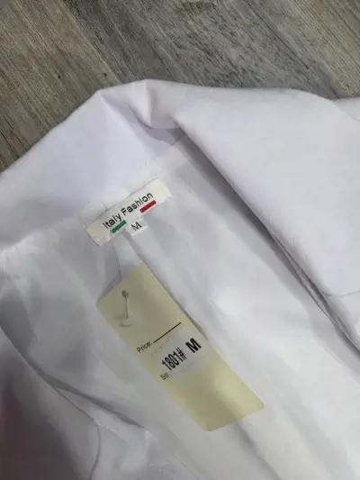 Blazer blanco con detalles plateados - miniatura 3