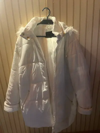 Parka  blanco con capucha - miniatura 2
