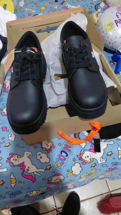 Zapatos negros CKJ nuevos - miniatura 2