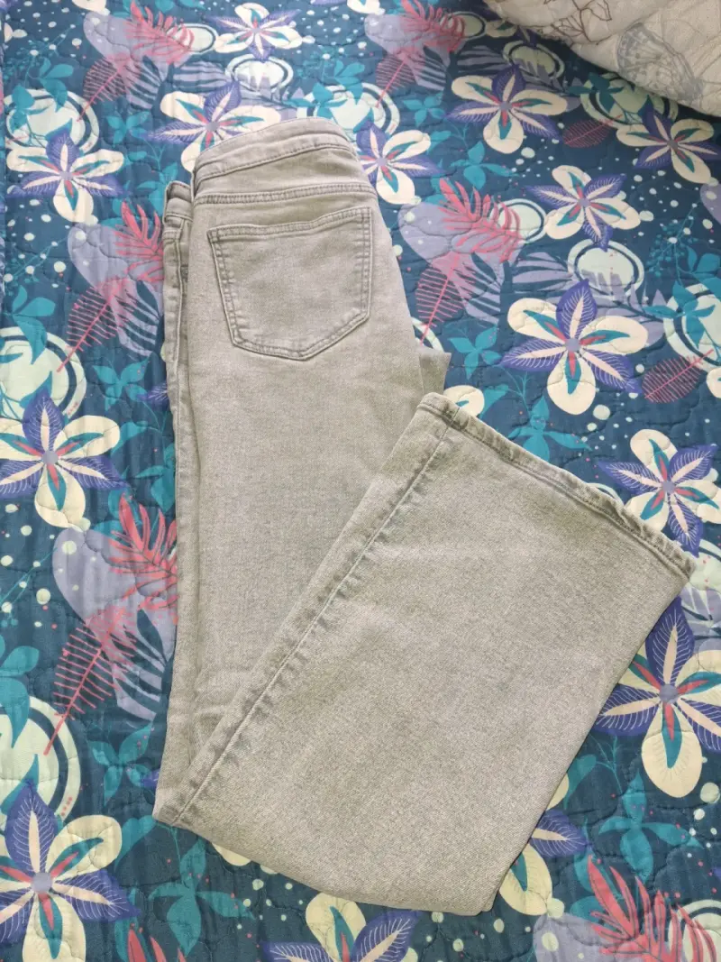 Pantalón acampanado gris claro - 2