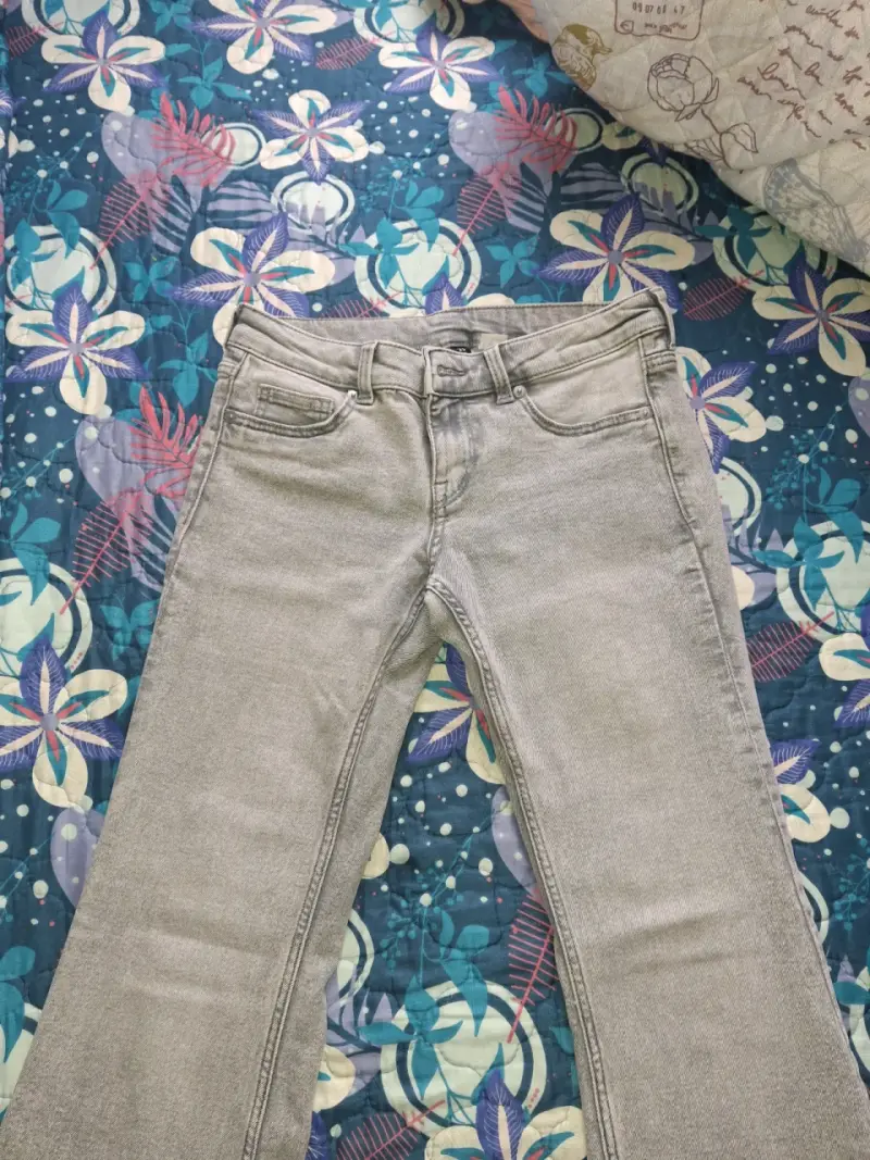 Pantalón acampanado gris claro - 3