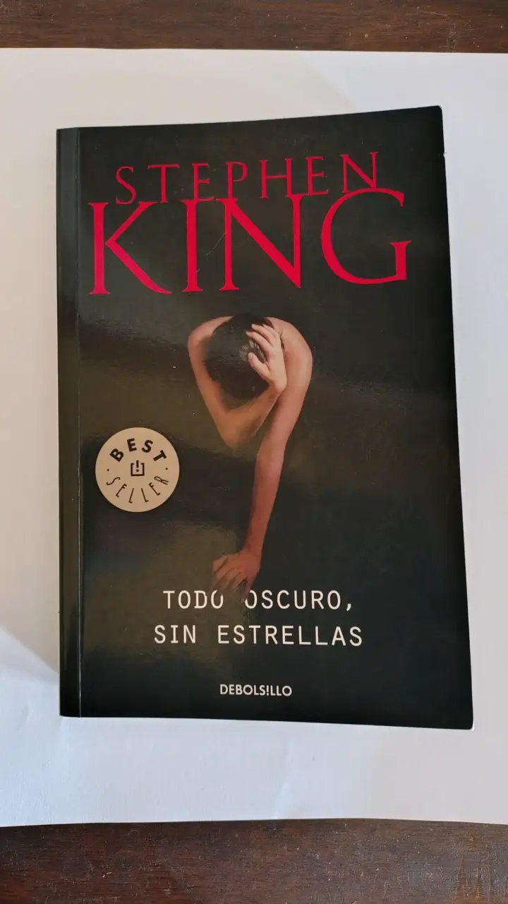 Libro 'Todo Oscuro, Sin Estrellas' - 1