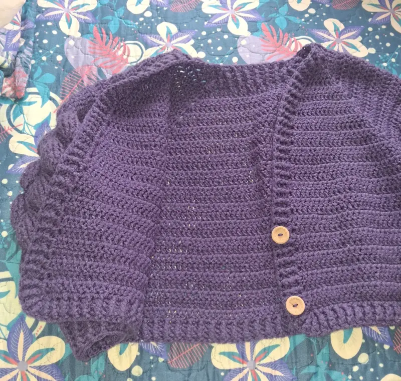 Cardigan tejido morado con botones - 2