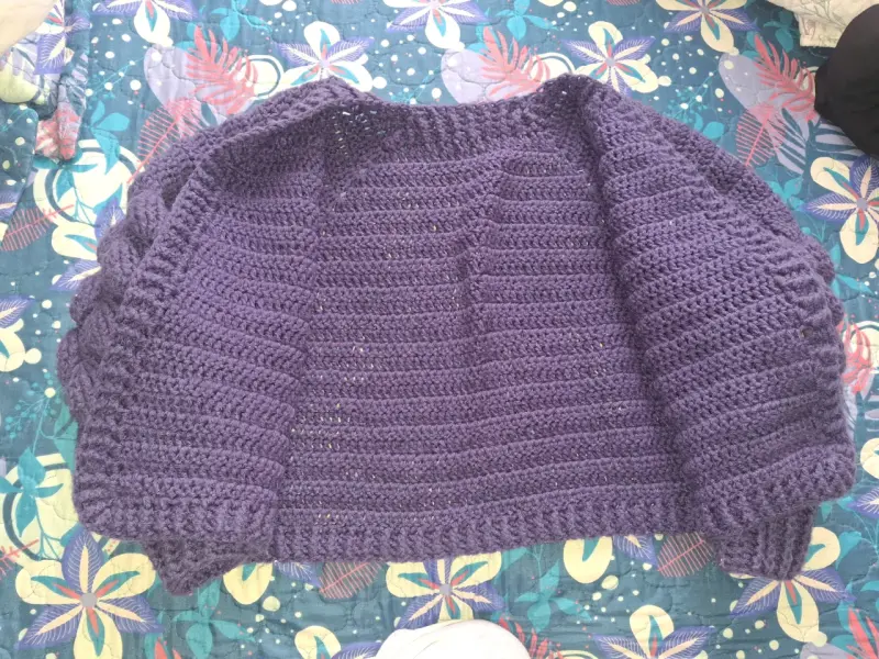 Cardigan tejido morado con botones - 3