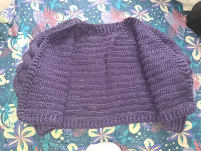 Cardigan tejido morado con botones - miniatura 3
