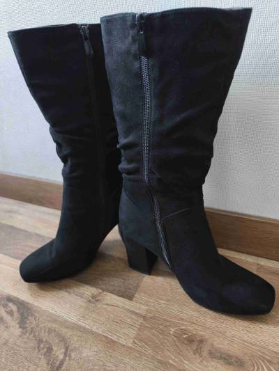 Botas negras de gamuza - miniatura 2