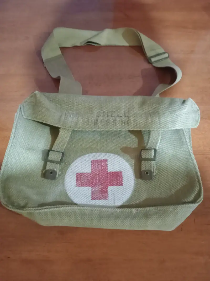 Bolso militar de la cruz roja - 1