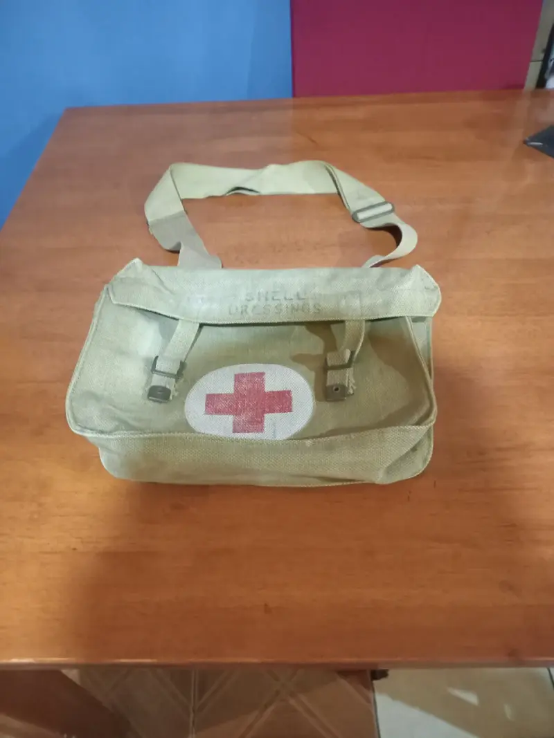Bolso militar de la cruz roja - 3
