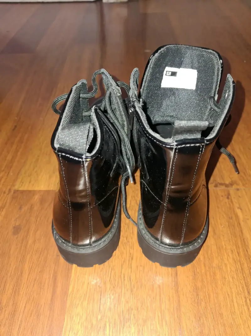 Botas negras de charol - 3