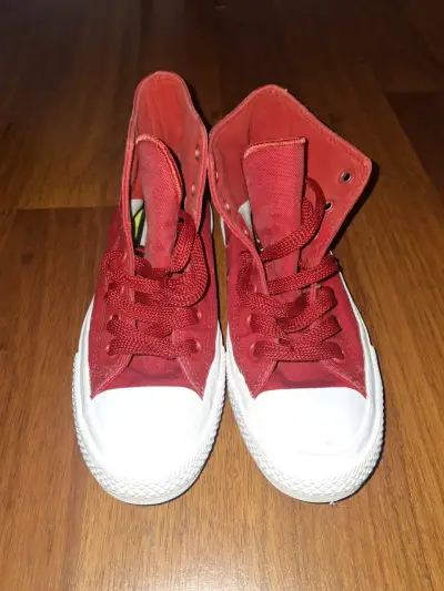 Zapatillas rojas de lona - miniatura 1