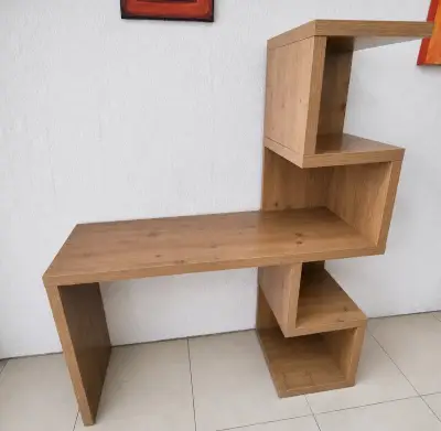 Escritorio de madera con estantes - miniatura 2