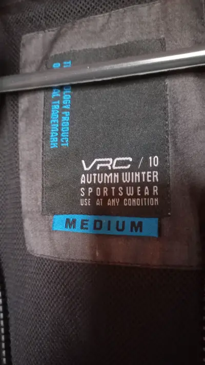 Chaqueta negra VCR prjct talla M - miniatura 4