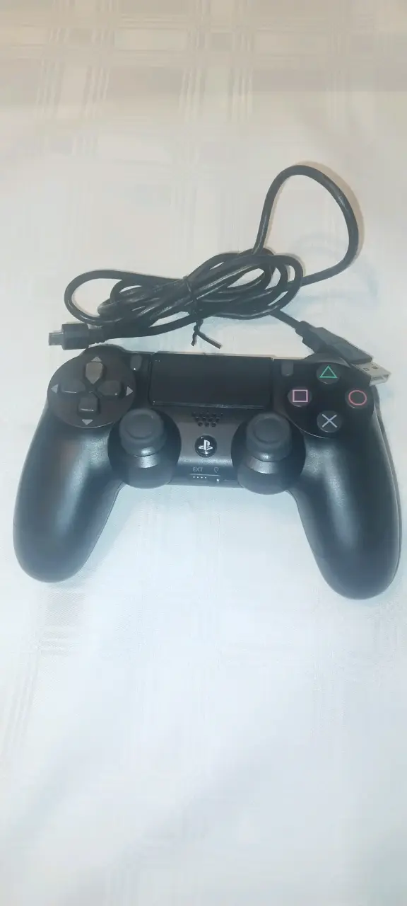 Consola PS4 con accesorios y juegos - 2