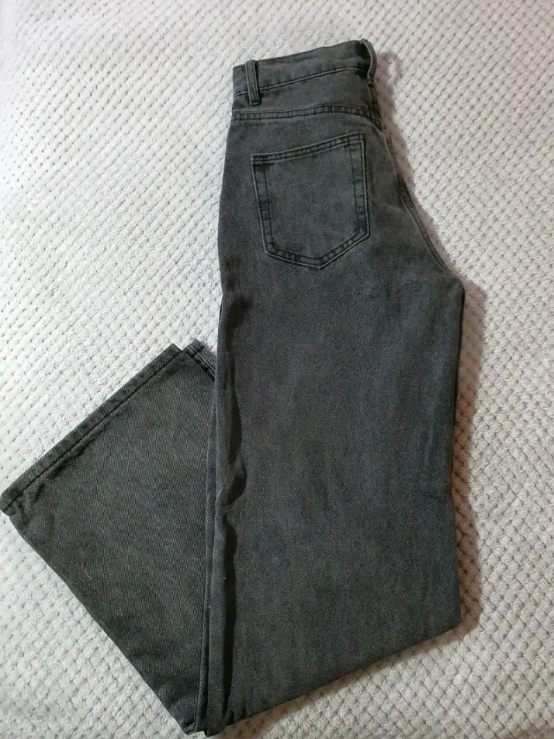 Jeans negros en buen estado. Talla xs - 1