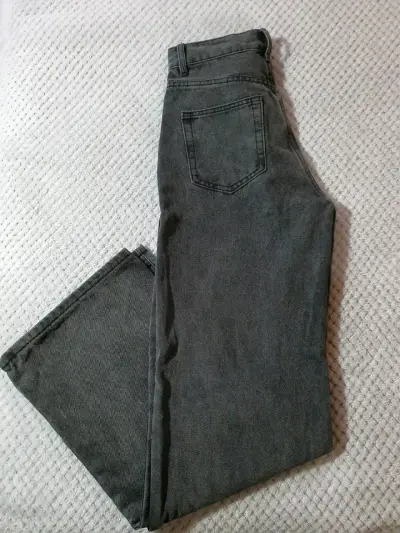 Jeans negros en buen estado. Talla xs - miniatura 1