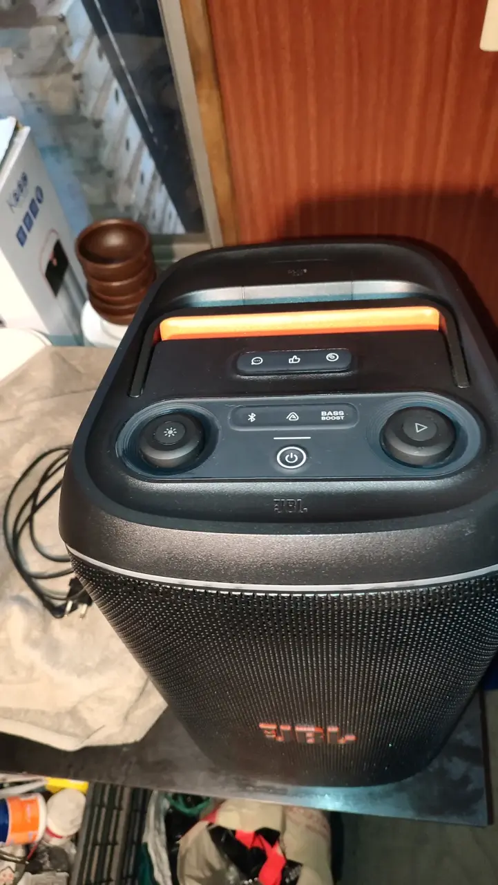 Parlante JBL con luces LED party box - 3