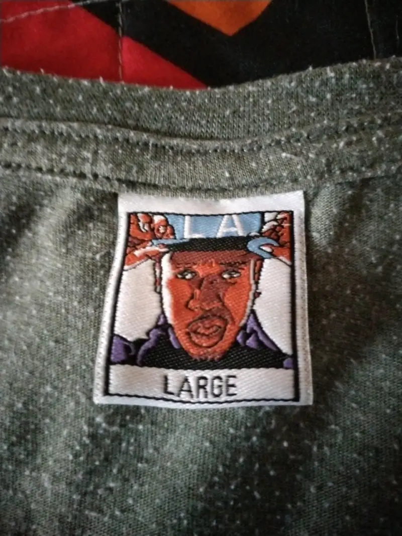 Polera verde con estampado - 2