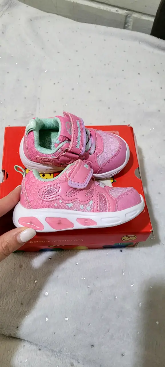 Zapatillas infantiles rosadas - 1