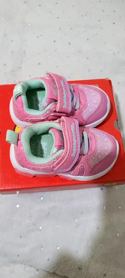 Zapatillas infantiles rosadas - miniatura 2