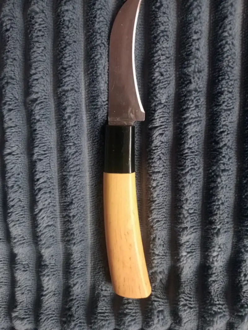 Cuchillo artesanal de madera - 1