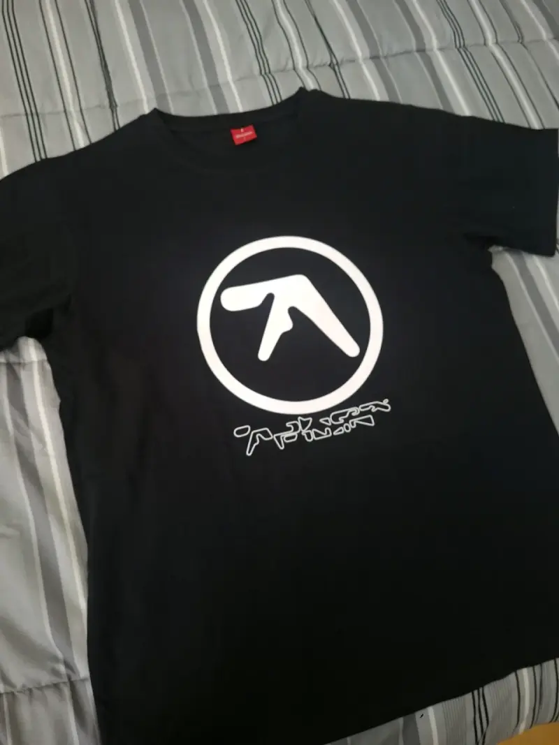 Polera negra aphex twin - 1