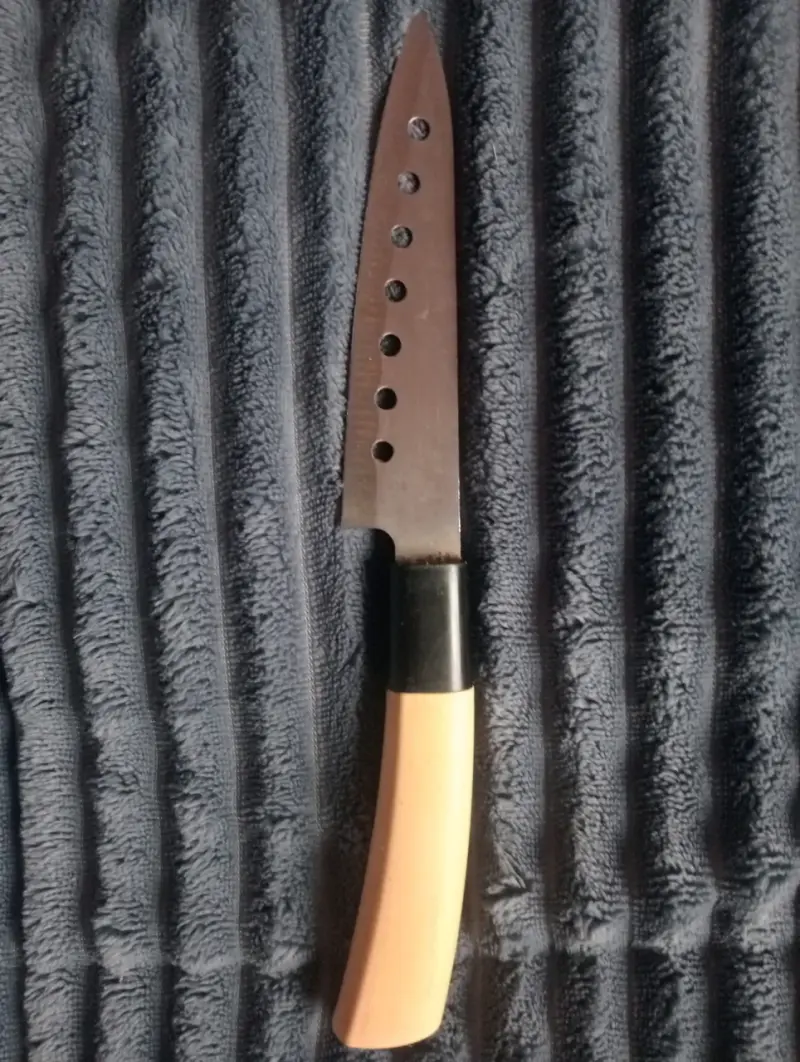 Cuchillo multiusos con agujeros - 1