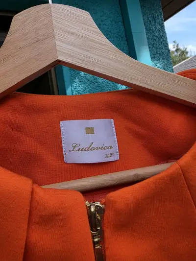 Chaqueta naranja con cremallera - miniatura 2