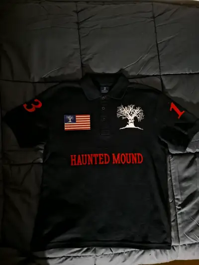 Polera pique Haunted Mound - miniatura 1