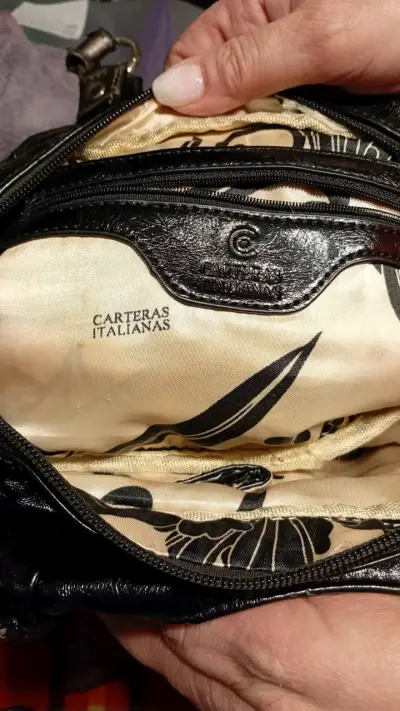 Cartera negra de cuero sintético - miniatura 3