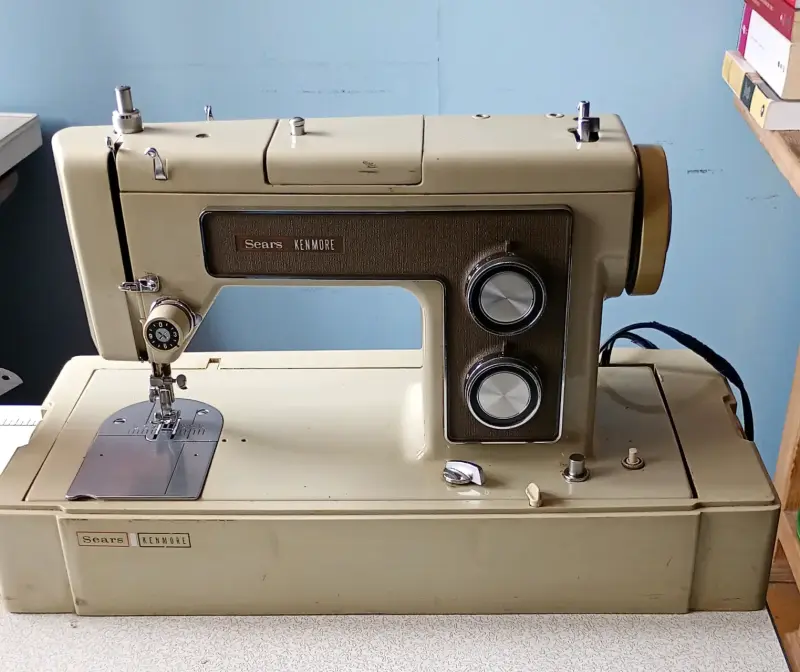 Máquina de coser vintage Kenmore - 1
