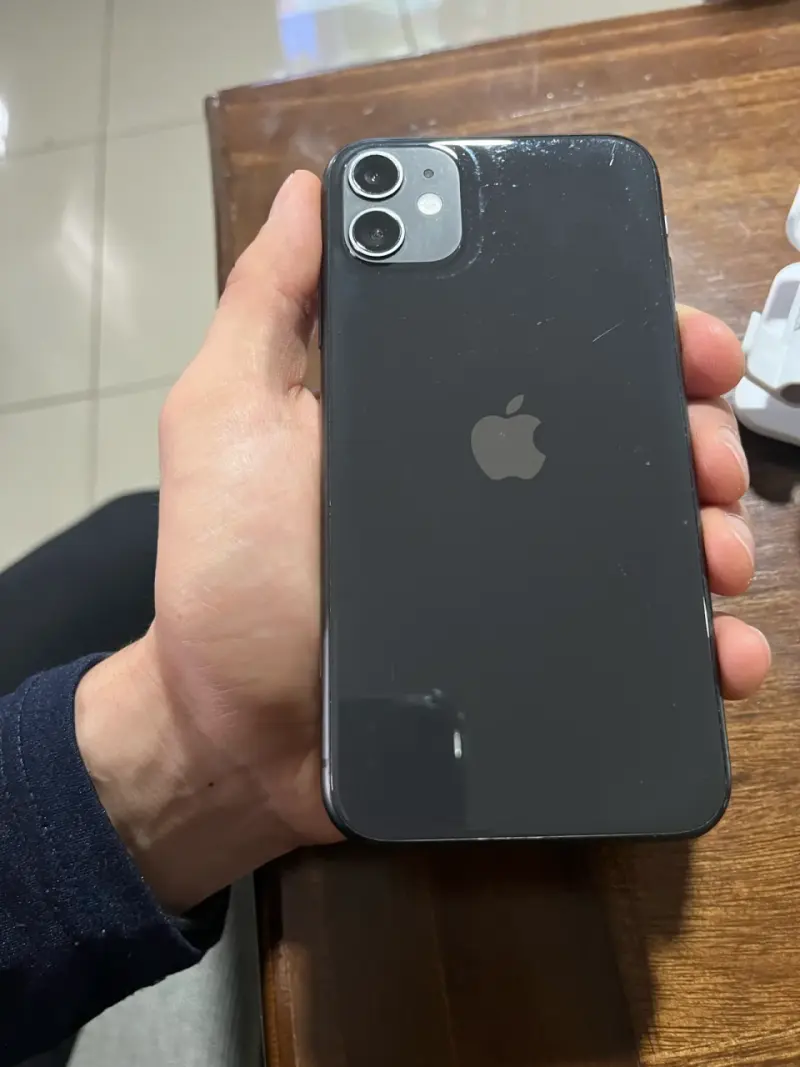 iPhone 11 de 128 gb - 1