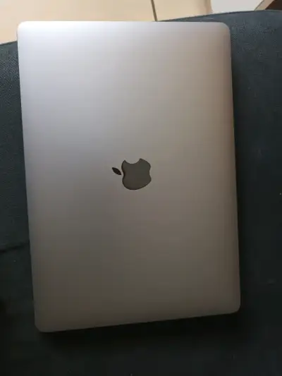 Laptop Apple MacBookAir M1, 2020 gris - miniatura 1