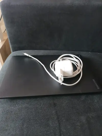 Laptop Apple MacBookAir M1, 2020 gris - miniatura 4