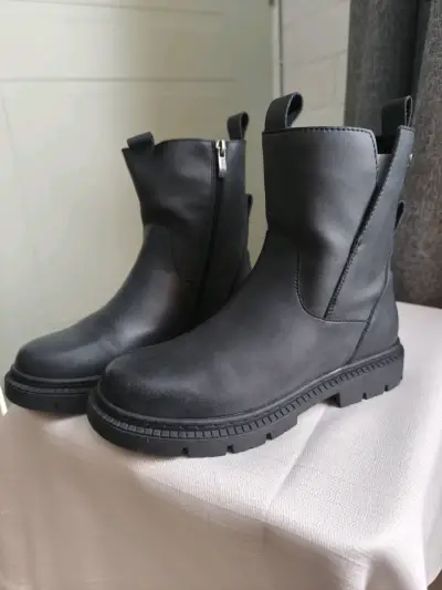 Botines negros con cierre lateral - miniatura 1