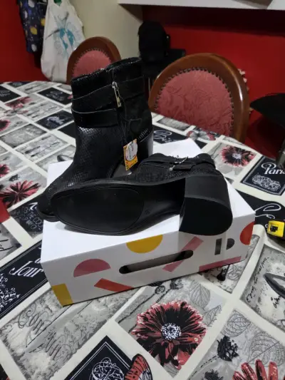 Botines negros de tacón - miniatura 2